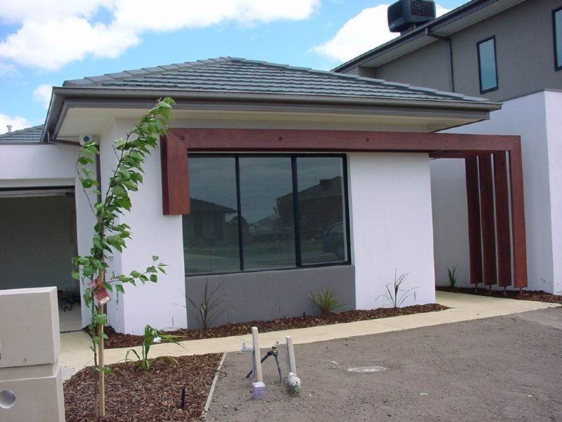 18 FEATHERY PLACE, Sandhurst VIC 3977