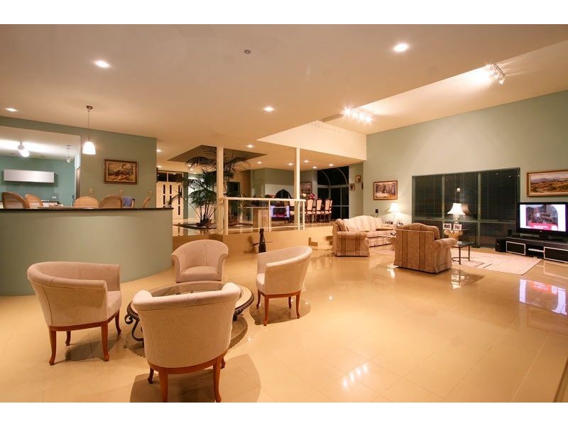 33 PALM BEACH DRIVE, Patterson Lakes VIC 3197