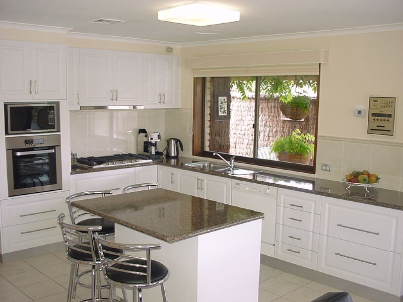 8 Swallow Court, Patterson Lakes VIC 3197