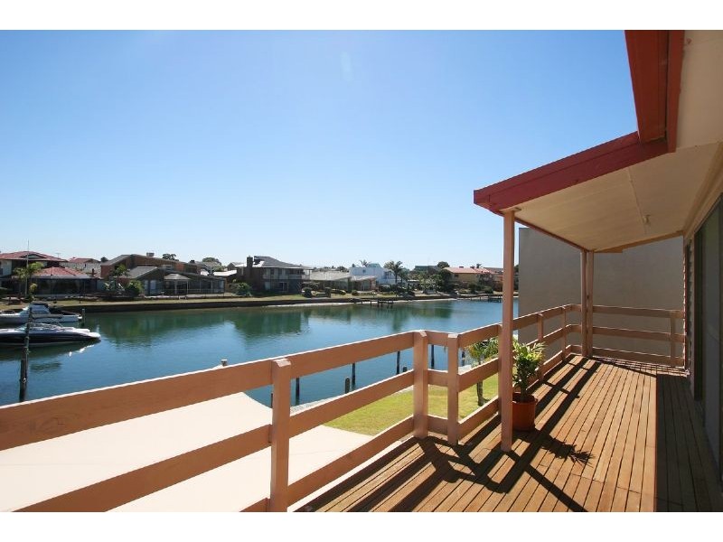 8 Plover Court, Patterson Lakes VIC 3197