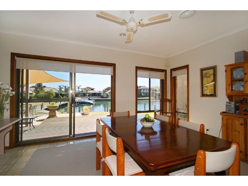 8 Plover Court, Patterson Lakes VIC 3197