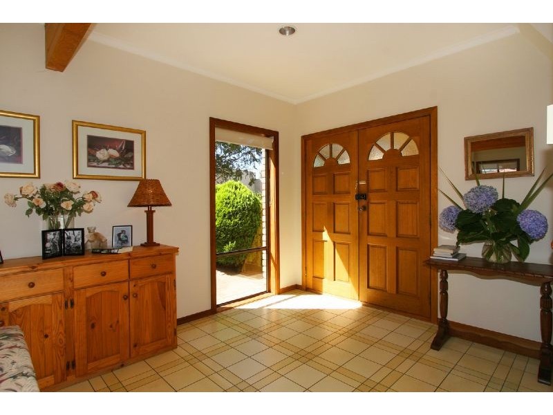 8 Plover Court, Patterson Lakes VIC 3197