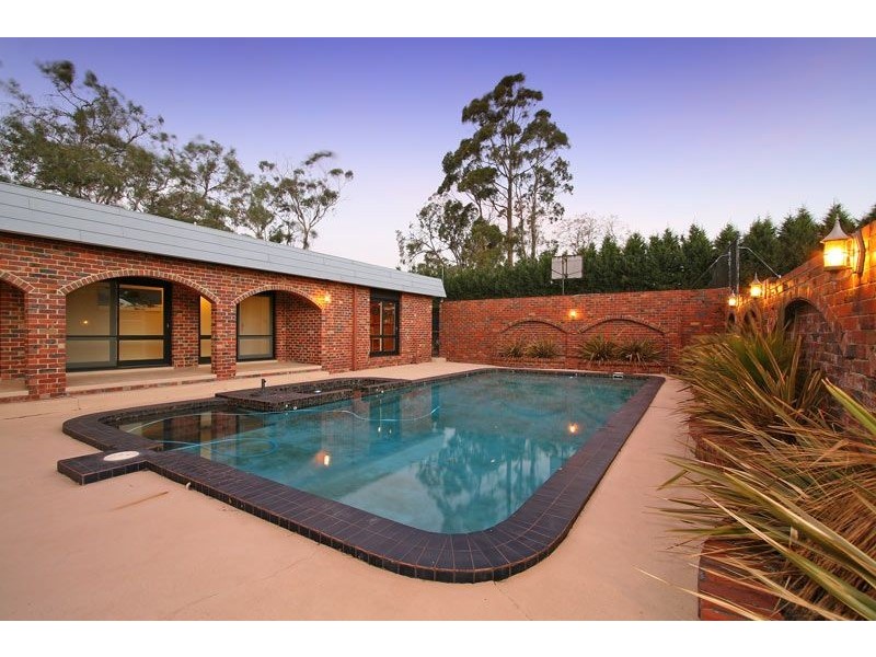 10 Fernshaw Place, Mount Eliza VIC 3930