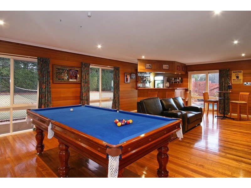 10 Fernshaw Place, Mount Eliza VIC 3930