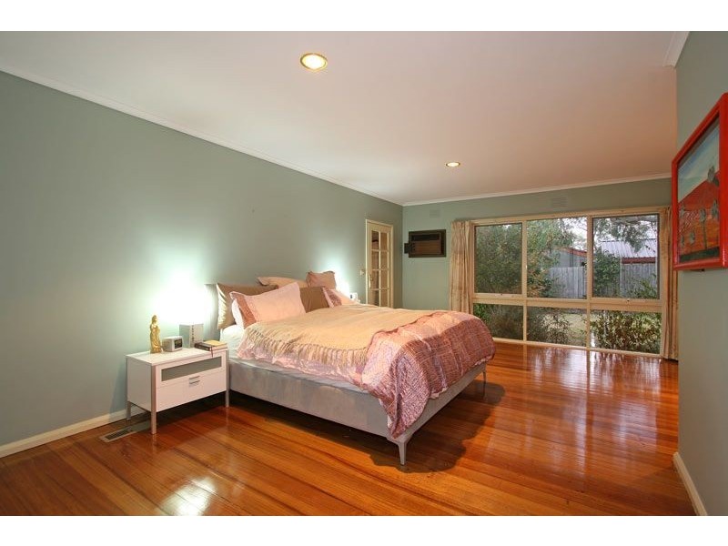 10 Fernshaw Place, Mount Eliza VIC 3930