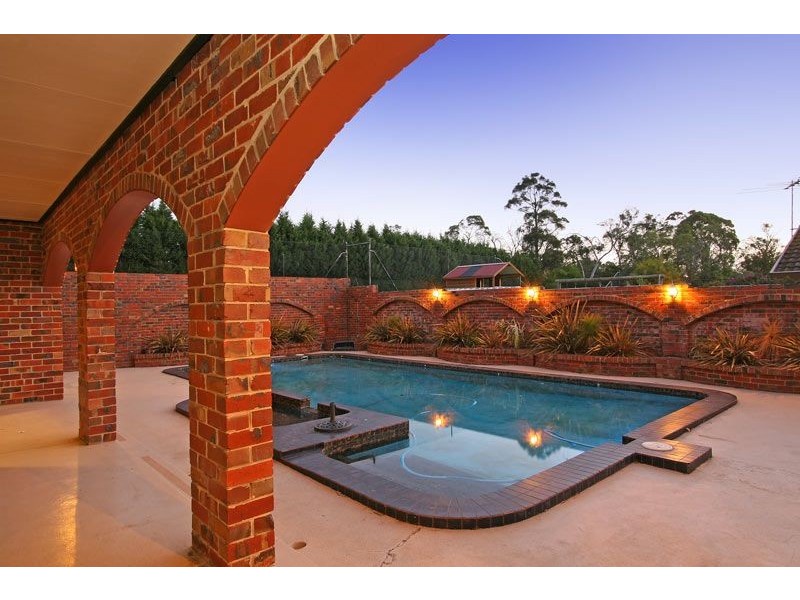 10 Fernshaw Place, Mount Eliza VIC 3930