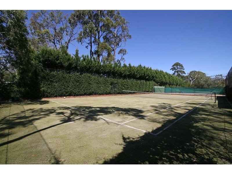 10 Fernshaw Place, Mount Eliza VIC 3930