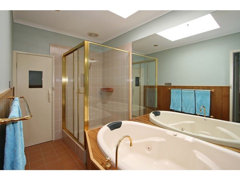 10 Fernshaw Place, Mount Eliza VIC 3930