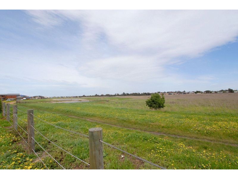 4 Tasman Court, Patterson Lakes VIC 3197