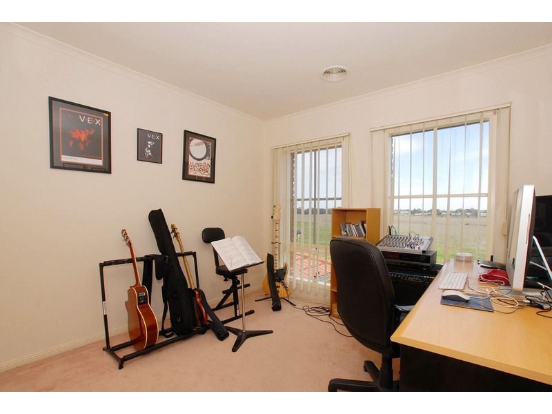 4 Tasman Court, Patterson Lakes VIC 3197