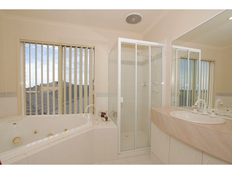 4 Tasman Court, Patterson Lakes VIC 3197