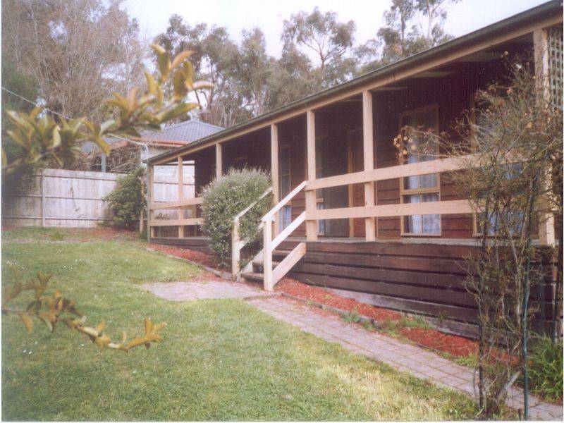 3 Read Road, Seville VIC 3139