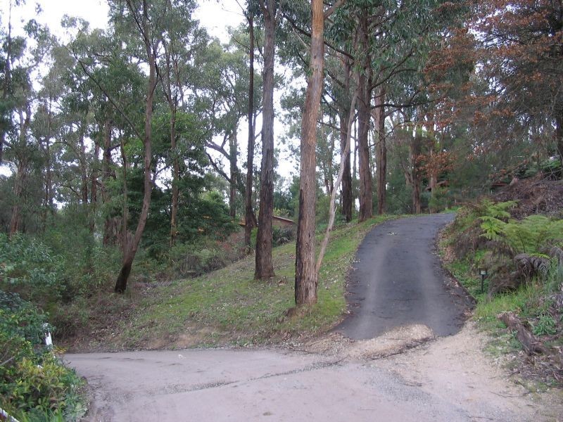 16 Joy Avenue, Mount Evelyn VIC 3796