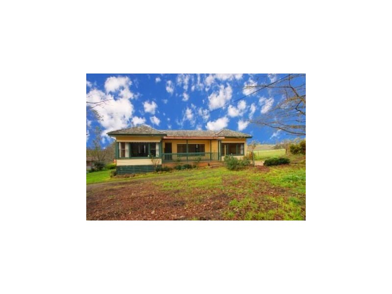 85 Holden Road, Wandin North VIC 3139