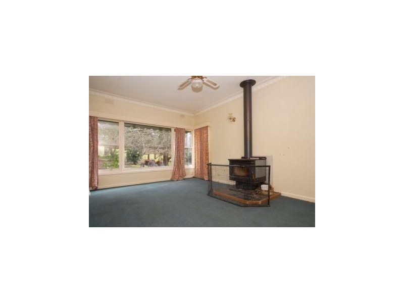 85 Holden Road, Wandin North VIC 3139