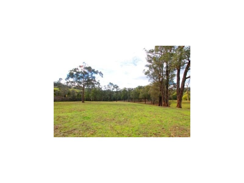 85 Holden Road, Wandin North VIC 3139