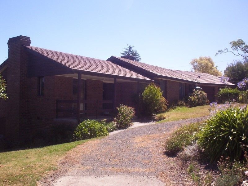 9 School Road, Seville VIC 3139