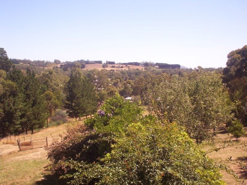 9 School Road, Seville VIC 3139