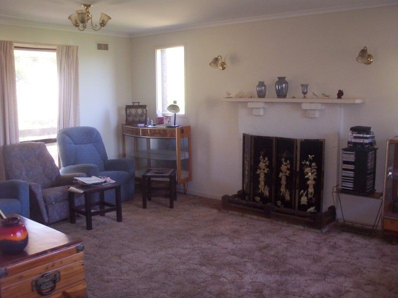 9 School Road, Seville VIC 3139