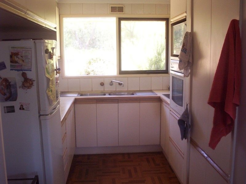 9 School Road, Seville VIC 3139