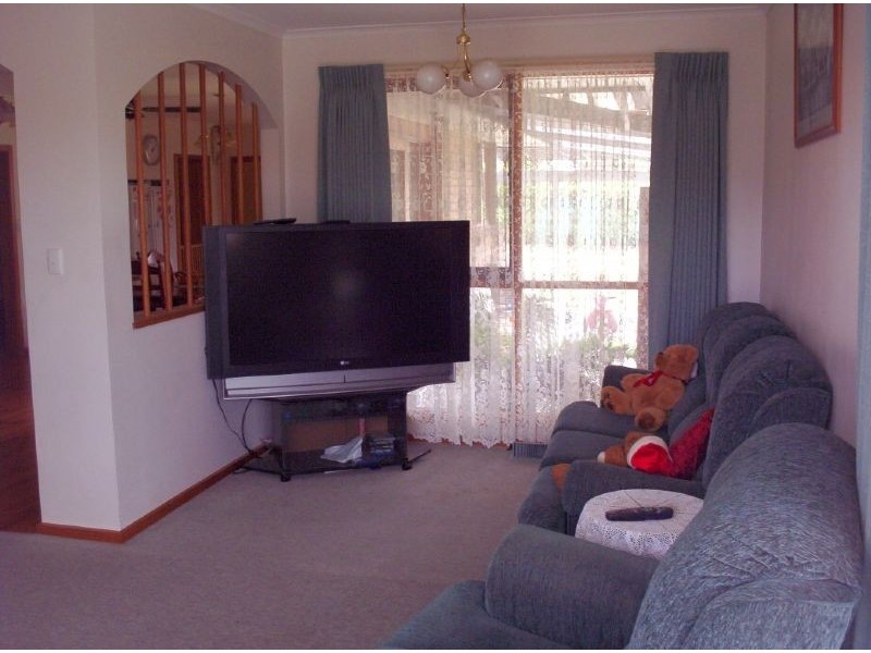 4 Hickman Place, Seville VIC 3139