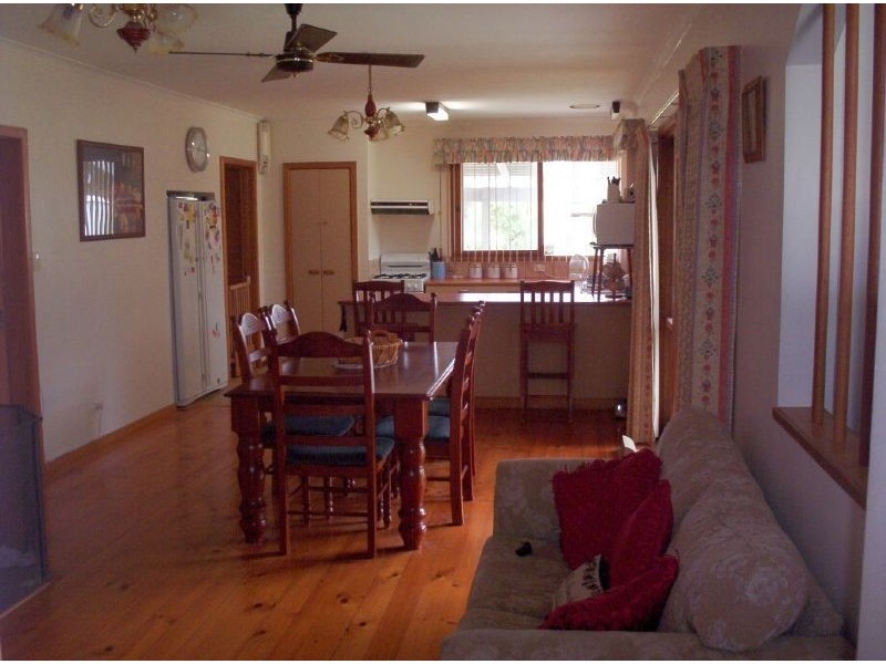 4 Hickman Place, Seville VIC 3139