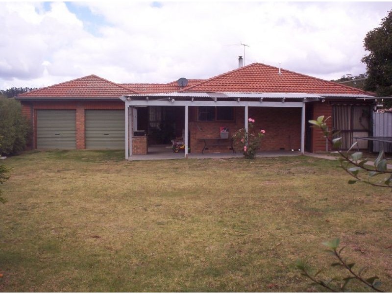 4 Hickman Place, Seville VIC 3139