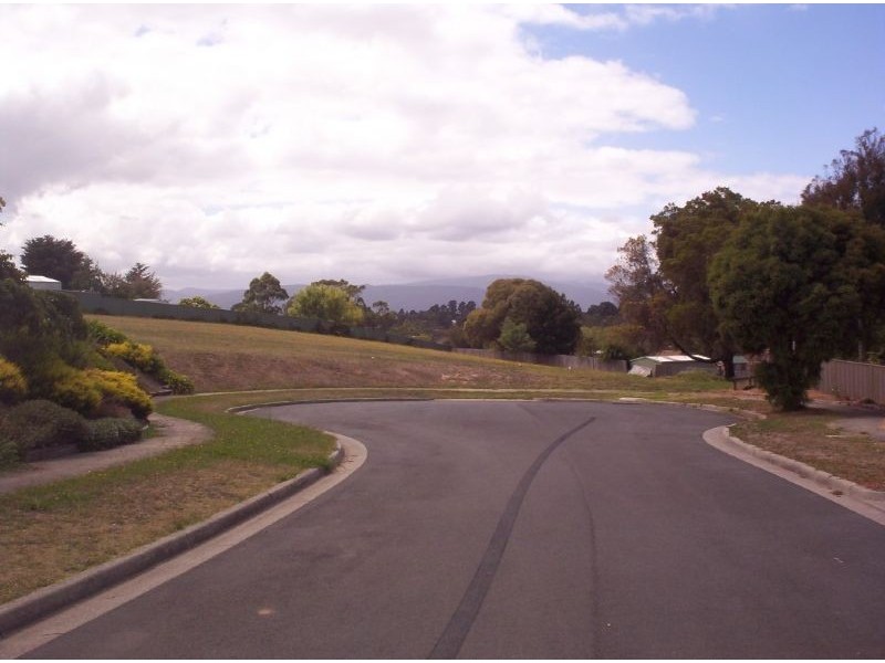4 Hickman Place, Seville VIC 3139