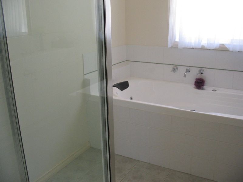 8 Stringybark Lane, Seville East VIC 3139