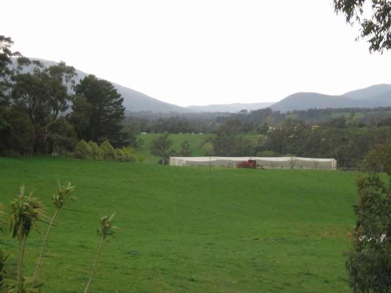9 Eastview Avenue, Seville East VIC 3139