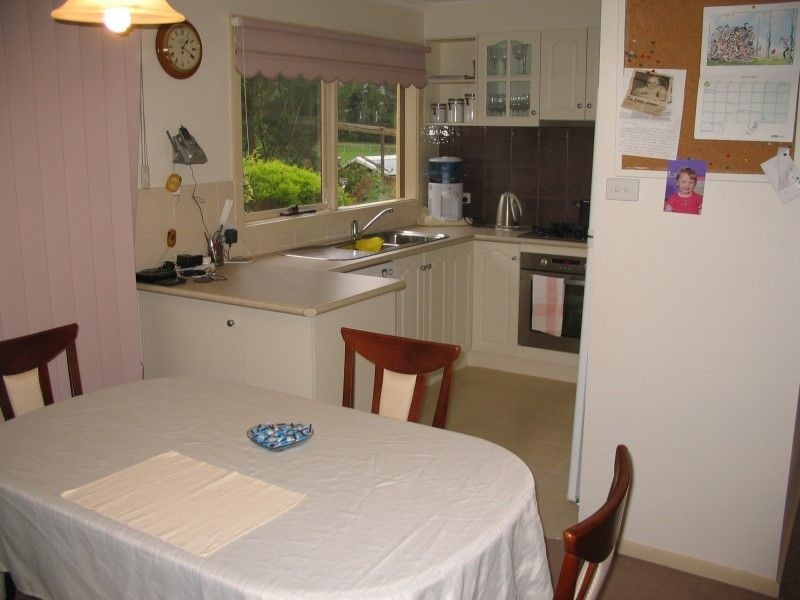 9 Eastview Avenue, Seville East VIC 3139