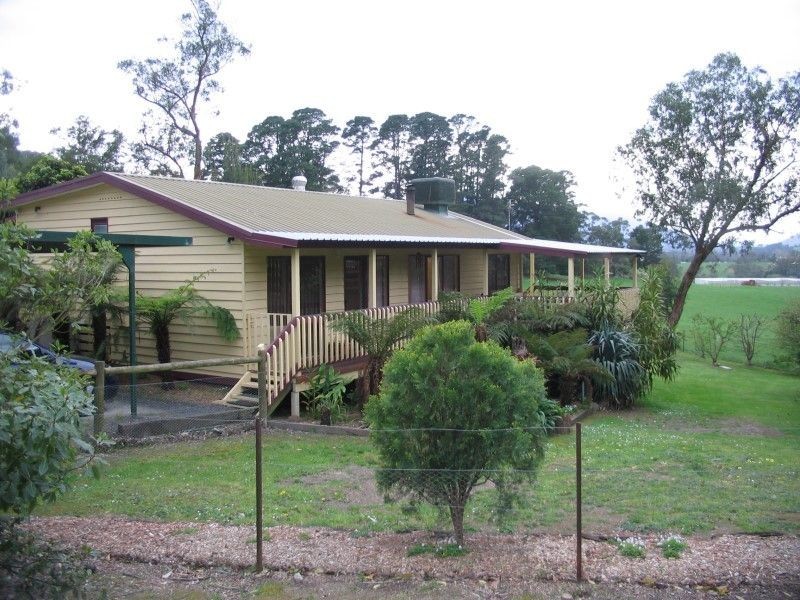 9 Eastview Avenue, Seville East VIC 3139