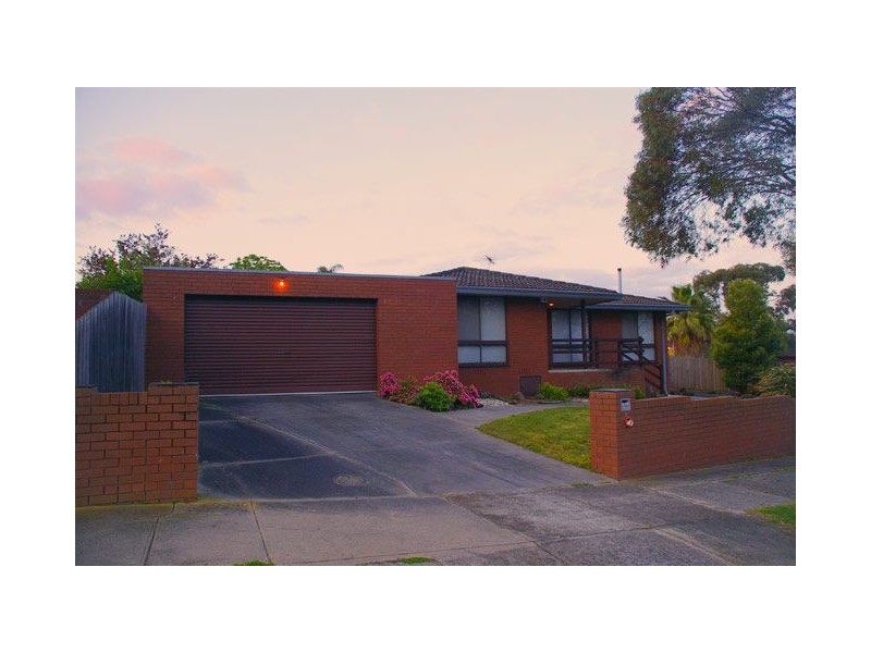 4 Stradbroke Crt, Noble Park North VIC 3174