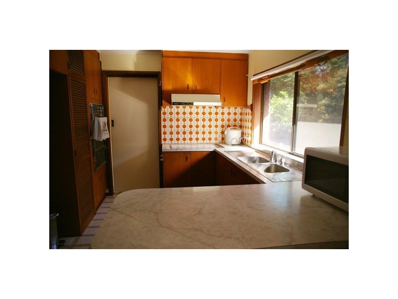 4 Stradbroke Crt, Noble Park North VIC 3174