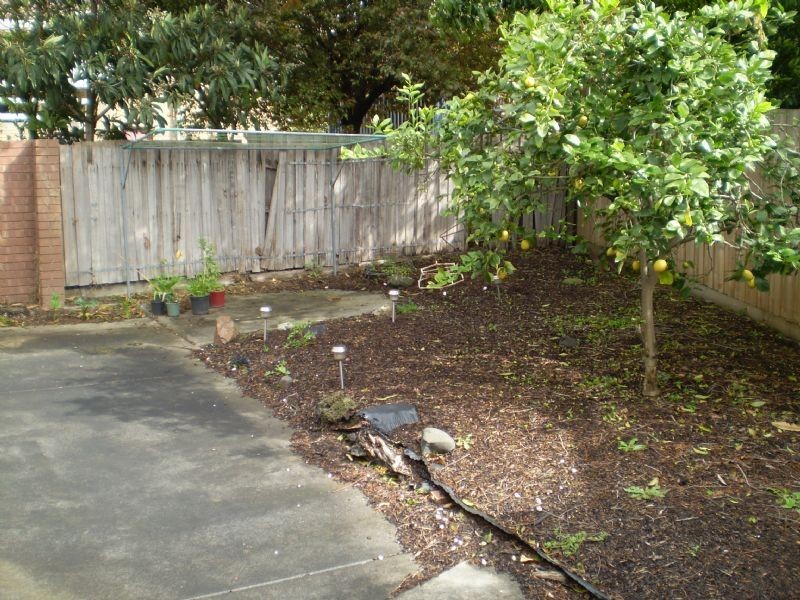 4 Stradbroke Crt, Noble Park North VIC 3174