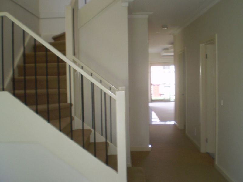 2/85 Regent Ave, Springvale VIC 3171