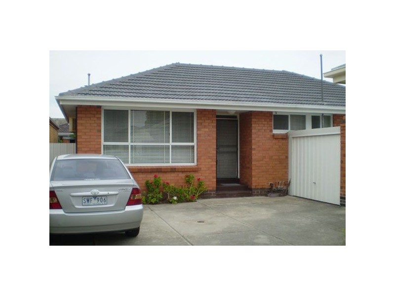 2/24 Balmoral Avenue, Springvale VIC 3171
