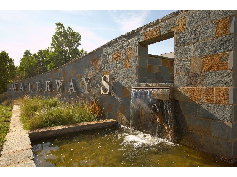 14 BROADWATER DRIVE, Waterways VIC 3195