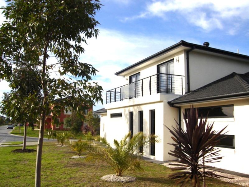 2 EMMALINE CRESCENT, Keysborough VIC 3173