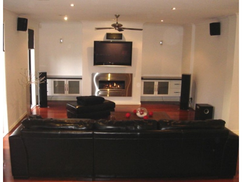 2 EMMALINE CRESCENT, Keysborough VIC 3173