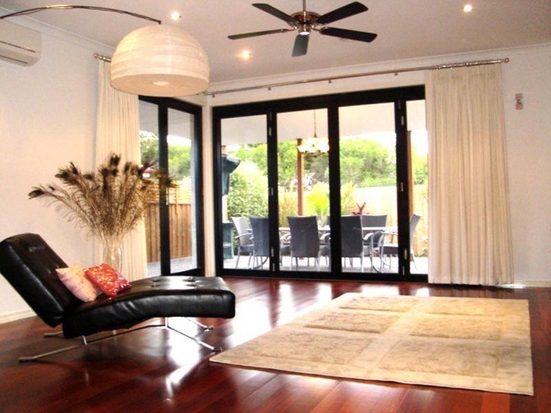 2 EMMALINE CRESCENT, Keysborough VIC 3173