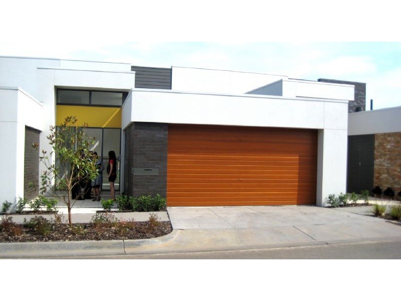 60 WAVERLEY PARK DRIVE, Mulgrave VIC 3170