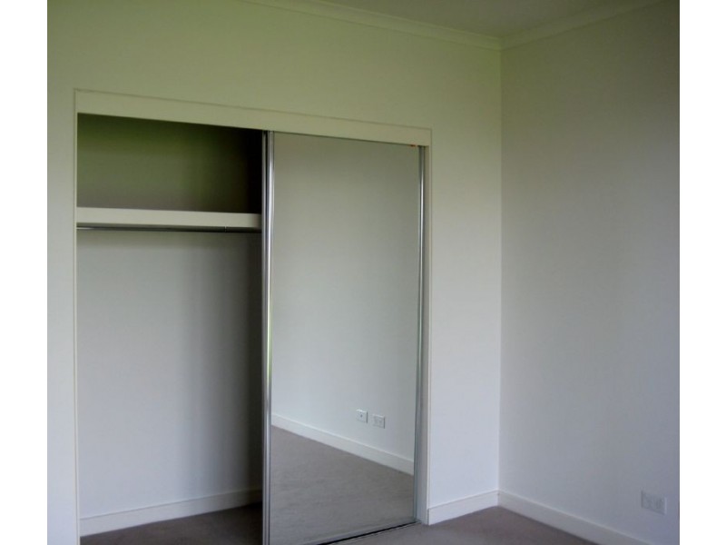 60 WAVERLEY PARK DRIVE, Mulgrave VIC 3170