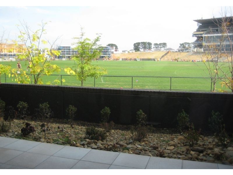 60 WAVERLEY PARK DRIVE, Mulgrave VIC 3170