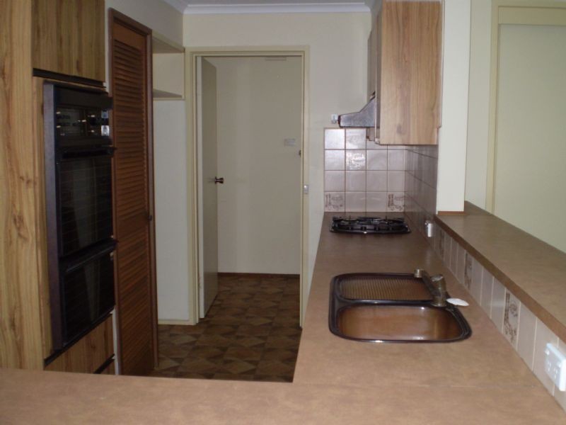 4 RANDWICK CT, Noble Park North VIC 3174