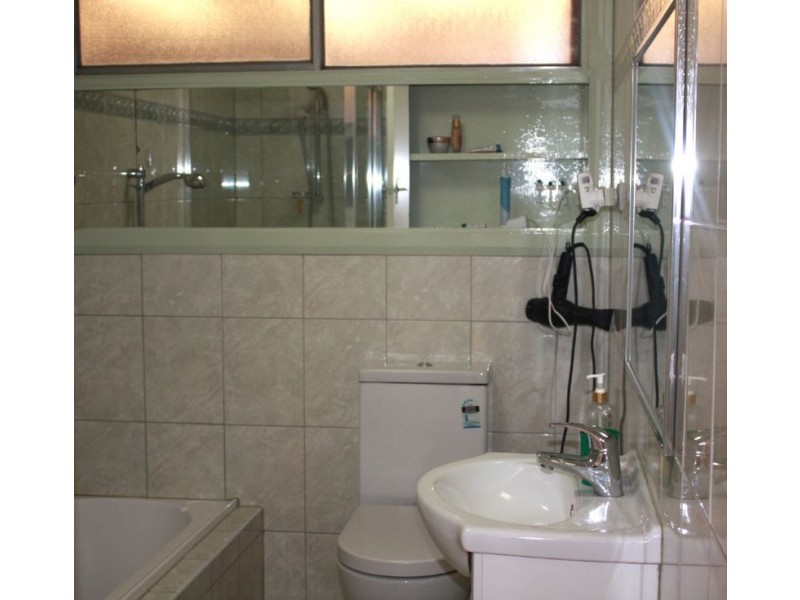 115 BLOOMFIELD RD, Keysborough VIC 3173