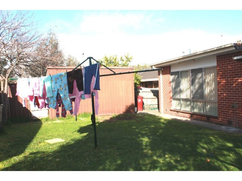 115 BLOOMFIELD RD, Keysborough VIC 3173