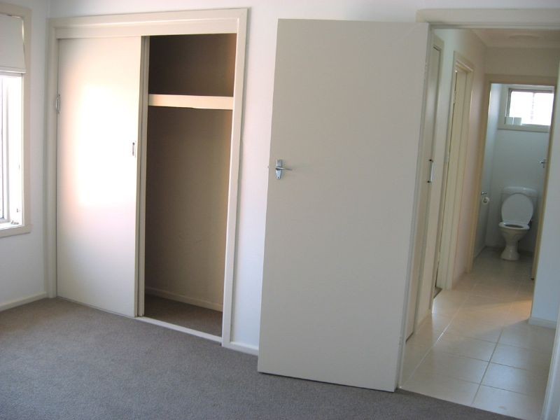 12/6 KELVIN GROVE, Springvale VIC 3171