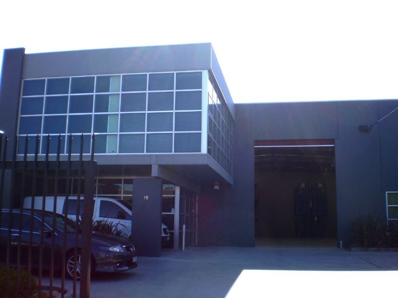 18 REGAL DRIVE, Springvale VIC 3171