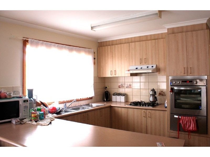 7 ARDGOWER RD, Noble Park VIC 3174